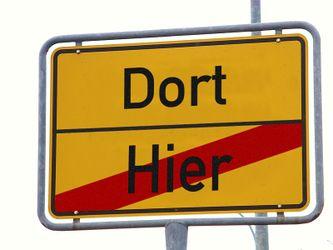 Dort
Hier