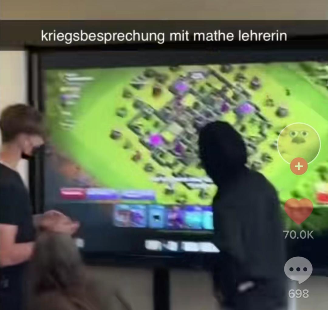 kriegsbesprechung mit mathe lehrerin
+
70.0K
698