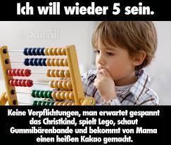 Ein kleiner Junge sitzt mit einem Abakus. Text über und unter dem Jungen: "Ich will wieder 5 sein. Keine Verpflichtungen, man erwartet gespannt das Christkind, spielt Lego, schaut Gummibärenbande und bekommt von Mama einen heißen Kakao gemacht."