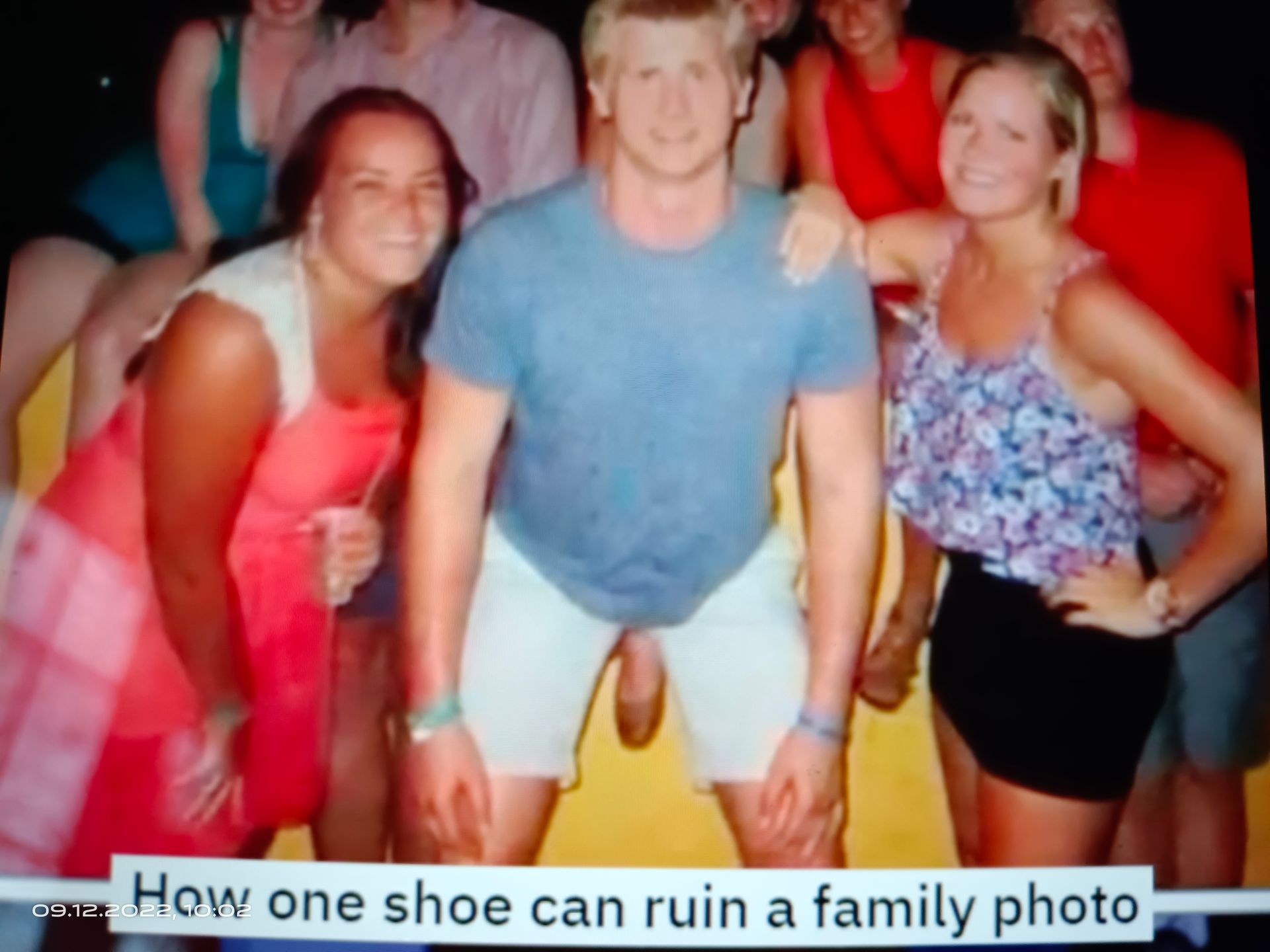 9
How one shoe can ruin a family photo
09.12.2022, 10:02