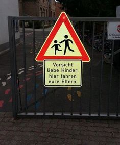 197
元
Vorsicht
liebe Kinder.
hier fahren.
eure Eltern.