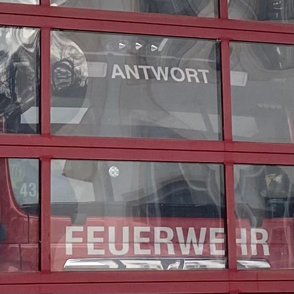 43
ANTWORT
FEUERWE IR