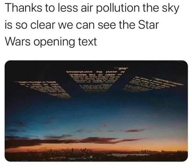 Der Himmel ist dunkelblau mit einem hellen, rot-orangefarbenen Horizont im unteren Bildbereich. Auf dem oberen Teil des Himmels ist der Text aus dem Vorspann von Star Wars zu sehen: "...Jedi... eine Armee der Republik, um den überforderten Jedi zu unterstützen."